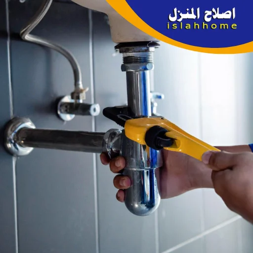 فني سباك في الورقاء